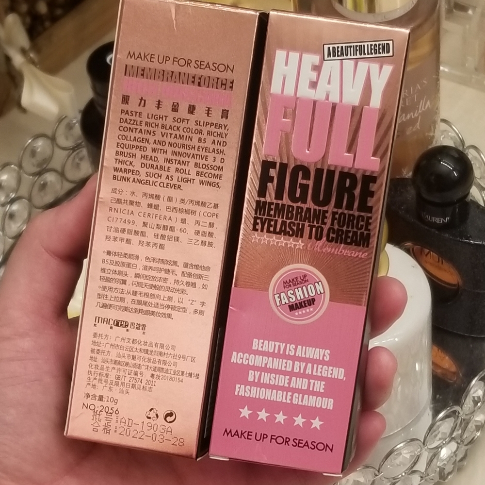 4D mascara